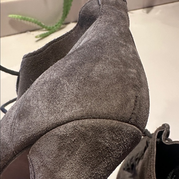 ⭐️ Elizabeth & James Moxy Brown Suede Lace-Up Platform High Heel Booties 8 - Picture 12 of 12